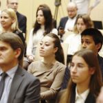 10.12.2019. Kielce. Studenci ze Wschodu otrzymali podczas sesji sejmiku stypendia od marszałka / Jarosław Kubalski / Radio Kielce