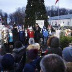 17.12.2019. Końskie. Radio Kielce rozdawało choinki dla słuchaczy / Jarosław Kubalski / Radio Kielce