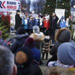 17.12.2019. Końskie. Radio Kielce rozdawało choinki dla słuchaczy / Jarosław Kubalski / Radio Kielce
