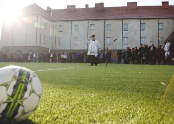 06.12.2019. Chęciny. Otwarcie obiektów sportowych w szkole podstawowej im. Jana Kochanowskiego / Jarosław Kubalski / Radio Kielce