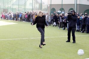 06.12.2019. Chęciny. Otwarcie obiektów sportowych w szkole podstawowej im. Jana Kochanowskiego. Na zdjęciu Anna Krupka - wiceminister sportu / Jarosław Kubalski / Radio Kielce