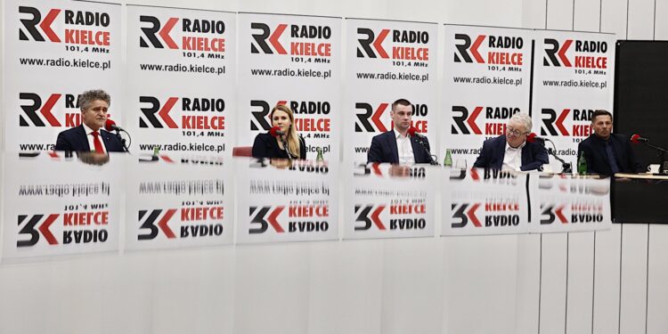 01.12.2019. Kielce. Studio Polityczne Radia Kielce / Jarosław Kubalski / Radio Kielce