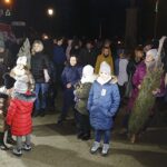 17.12.2019. Końskie. Radio Kielce rozdawało choinki dla słuchaczy / Jarosław Kubalski / Radio Kielce