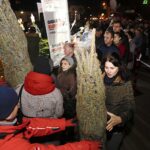 17.12.2019. Końskie. Radio Kielce rozdawało choinki dla słuchaczy / Jarosław Kubalski / Radio Kielce