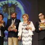 05.12.2019. Kielce. Gala Laur Wolontariatu. Na zdjęciu: Jolanta Cudzik, Grażyna Tkacz i Marian Wroński oraz Jakub Wiesław Gumółka - tegoroczni laureaci Lauru Wolontariatu / Jarosław Kubalski / Radio Kielce