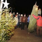 17.12.2019. Końskie. Radio Kielce rozdawało choinki dla słuchaczy / Jarosław Kubalski / Radio Kielce