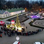 17.12.2019. Końskie. Radio Kielce rozdawało choinki dla słuchaczy / Jarosław Kubalski / Radio Kielce