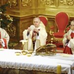 25.12.2019. Kielce. Msza św. w bazylice katedralnej. Na zdjęciu (od lewej): biskup Marian Florczyk, biskup Jan Piotrowski, biskup Andrzej Kaleta / Jarosław Kubalski / Radio Kielce