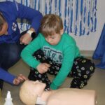 13.12.2019. Kielce. Specjalnego Ośrodka Szkolno - Wychowawczego nr 2. Warsztaty z zakresu udzielania pierwszej pomocy przedmedycznej / Krzysztof Bujnowicz / Radio Kielce