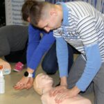 13.12.2019. Kielce. Specjalnego Ośrodka Szkolno - Wychowawczego nr 2. Warsztaty z zakresu udzielania pierwszej pomocy przedmedycznej / Krzysztof Bujnowicz / Radio Kielce