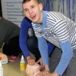 13.12.2019. Kielce. Specjalnego Ośrodka Szkolno - Wychowawczego nr 2. Warsztaty z zakresu udzielania pierwszej pomocy przedmedycznej / Krzysztof Bujnowicz / Radio Kielce