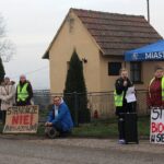 28.11.2019. Sielec Biskupi. Protest przeciwko budowie biogazowni / Marta Gajda / Radio Kielce