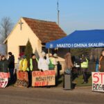 12.12.2019. Sielec Biskupi. Protest mieszkańców przeciw budowie biogazowni / Marta Gajda / Radio Kielce