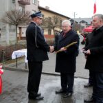 15.12.2019 Skalbmierz. Przekazanie i poświecenie wozów strażackich dla OSP Drożejowice i OSP Skalbmierz. Na zdjęciu (od lewej): Dariusz Wojtasik - prezes OSP Skalbmierz, poseł Krzysztof Lipiec i Marek Juszczyk – burmistrz Skalbmierza / Marta Gajda / Radio Kielce