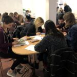 13.12.2019 Sandomierz. Uczniowie pisali listy w ramach akcji Amnesty International / Grażyna Szlęzak-Wójcik / Radio Kielce