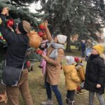 15.12.2019. Staszów. Ubieranie choinki na Rynku / Grażyna-Szlęzak-Wójcik / Radio Kielce