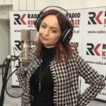 06.12.2019. Zimowa piosenka - pastorałka promująca akcję Radia Kielce „Choinka pod choinkę”. Na zdjęciu Agnieszka Dyg - piosenkarka / Paweł Solarz / Radio Kielce