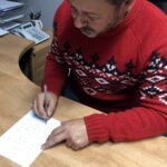 Andrzej Piaseczny przyłączył się do akcji „Choinka pod choinkę” / Radio Kielce