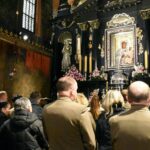 18.12.2019. Jasna Góra. Przekazanie jodły z ostrowieckiego nadleśnictwa / Regionalna Dyrekcja Lasów Państwowych w Radomiu