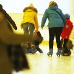 26.12.2019 Kielce. Kryte lodowisko na Stadionie. Łyżwiarze / Jarosław Kubalski / Radio Kielce