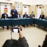 02.12.2019 Radkowice. Spotkanie dotyczące budowy obwodnicy miejscowości. Damian Urbanowski - dyrektor Świętokrzyskiego Zarządu Dróg Wojewódzkich w Kielcach, Mariusz Gosek - członek zarządu województwa, Robert Jaworski - burmistrz Chęcin, Tomasz Szczepanik - przewodniczący Rady Gminy Chęciny, Mieczysław Gębski - radny Sejmiku Województwa Świętokrzyskiego, Krzysztof Słoń - senator, Kamil Prędota - radny gminy Chęciny i sołtys Radkowic Maria Pawłowska / Jarosław Kubalski / Radio Kielce