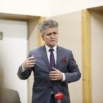 02.12.2019 Radkowice. Spotkanie dotyczące budowy obwodnicy miejscowości. Senator Krzysztof Słoń / Jarosław Kubalski / Radio Kielce