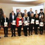 11.12.2019 Kielce. UM. Stypendia dla maturzystów z najwyższą średnią / Jarosław Kubalski / Radio Kielce