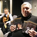 10.12.2019 Radio Kielce. Akcja "Choinka pod choinkę". Piotr Restecki - muzyk i Przemysław Predygier - dyrektor TVP3 Kielce / Jarosław Kubalski / Radio Kielce