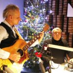10.12.2019 Radio Kielce. Akcja "Choinka pod choinkę". Piotr Restecki - muzyk i Przemysław Predygier - dyrektor TVP3 Kielce / Jarosław Kubalski / Radio Kielce