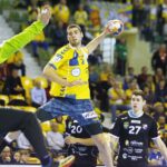 13.12.2019 Kielce. PGNiG Superliga. Mecz PGE Vive Kielce - Gwardia Opole. Branko Vujović / Jarosław Kubalski / Radio Kielce