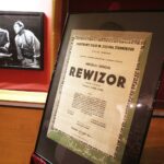 14.12.2019 Kielce. Wyższe Seminarium Duchowne. Wystawa poświęcona aktorowi Edwardowi Kusztalowi i premiera spektaklu "Rewizor" w wykonaniu aktorów WSD / Jarosław Kubalski / Radio Kielce