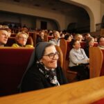 14.12.2019 Kielce. Wyższe Seminarium Duchowne. Wystawa poświęcona aktorowi Edwardowi Kusztalowi i premiera spektaklu "Rewizor" w wykonaniu aktorów WSD / Jarosław Kubalski / Radio Kielce