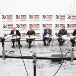 15.12.2019 Radio Kielce. Studio Polityczne. Od lewej: Piotr Wawrzyk - wiceminister spraw zagranicznych PiS, Anna Myślińska - KO-PO, Czesław Siekierski - poseł PSL, Wojciech Zapała - Konfederacja Ruch Narodowy i Marcin Chłodnicki - SLD / Jarosław Kubalski / Radio Kielce