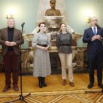 17.12.2019 Kielce. Spotkanie wigilijne PO-KO w sali kominkowej WDK. Od lewej: Bartłomiej Sienkiewicz - poseł, Marzena Okła-Drewnowicz - poseł, Joanna Mucha - poseł i Artur Gierada - przewodniczący PO w województwie świętokrzyskim / Jarosław Kubalski / Radio Kielce