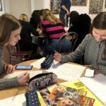 13.12.2019 Sandomierz. Uczniowie pisali listy w ramach akcji Amnesty International / Grażyna Szlęzak-Wójcik / Radio Kielce