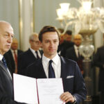 24.10.2019. Warszawa. Uroczystość wręczenia nowym posłom zaświadczeń o wyborze do Sejmu - na zdjęciu: Krzysztof Bosak - Konfederacja / Jarosław Kubalski / Radio Kielce