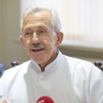 Podpisanie kontraktu dotyczącego wdrożenia pilotażu Krajowej Sieci Onkologicznej w województwie świętokrzyskim. Na zdjęciu: prof. Stanisław Góźdź - dyrektor Świętokrzyskiego Centrum Onkologii / Marzena Mąkosa / Radio Kielce