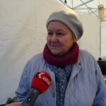 22.12.2019 Opatów. Jarmark bożonarodzeniowy. Na zdjęciu Elżbieta Kowalska z KGW w Julianowie / Emilia Sitarskia / Radio Kielce