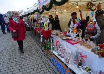 22.12.2019 Opatów. Jarmark bożonarodzeniowy / Emilia Sitarskia / Radio Kielce