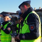 11.12.2019. Opatów. Policja patroluje skrzyżowania i przejścia dla pieszych za pomocą drona / Emilia Sitarska / Radio Kielce