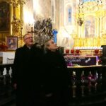 11.12.2019 Opatów. Wizyta Piotra Glińskiego w kolegiacie. Na zdjęciu (od lewej): ks. Michał Spociński - proboszcz kolegiaty i wicepremier Piotr Gliński / Emilia Sitarska / Radio Kielce