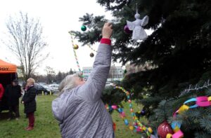 17.12.2019 Ostrowiec. Wigilia na osiedlu Ogrody / Emilia Sitarska / Radio Kielce