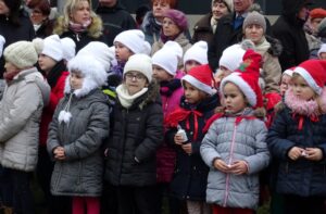 17.12.2019 Ostrowiec. Wigilia na osiedlu Ogrody / Emilia Sitarska / Radio Kielce