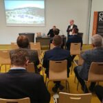 03.12.2019 Chęciny. Spotkanie poświęcone oświacie. Przemawia dr Karol Bidziński - Uniwersytet Jana Kochanowskiego w Kielcach / Daniel Lenart / Radio Kielce