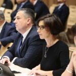 Kielce. 20.12.2019. Sesja Sejmiku Województwa Świętokrzyskiego w Filharmonii Świętokrzyskiej. Na zdjęciu (od lewej): Grigor Szaginian - radny sejmiku województwa, Grzegorz Gałuszka - radny sejmiku województwa, Agata Binkowska - radna sejmiku województwa / Wiktor Taszłow / Radio Kielce