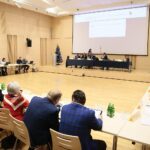 Kielce. 20.12.2019. Sesja Sejmiku Województwa Świętokrzyskiego w Filharmonii Świętokrzyskiej. Na zdjęciu (od lewej): / Wiktor Taszłow / Radio Kielce