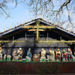 Kielce. 20.12.2019. Szopka bożonarodzeniowa przy pomniku Henryka Sienkiewicza / Wiktor Taszłow / Radio Kielce