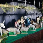 Kielce. 20.12.2019. Szopka bożonarodzeniowa przy pomniku Henryka Sienkiewicza / Wiktor Taszłow / Radio Kielce