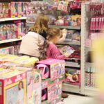 Kielce. 22.12.2019. Prezenty świąteczne / Wiktor Taszłow / Radio Kielce