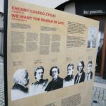 Kielce. 02.12.2019. Przygotowania do wystawy "Podwójnie Wolne. Prawa polityczne kobiet 1918" / Wiktor Taszłow / Radio Kielce